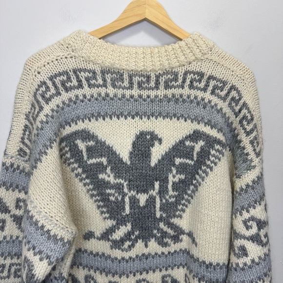 Vintage Handknit Cowichan Style Crewneck Sweater Size Medium - Picture 6 of 11